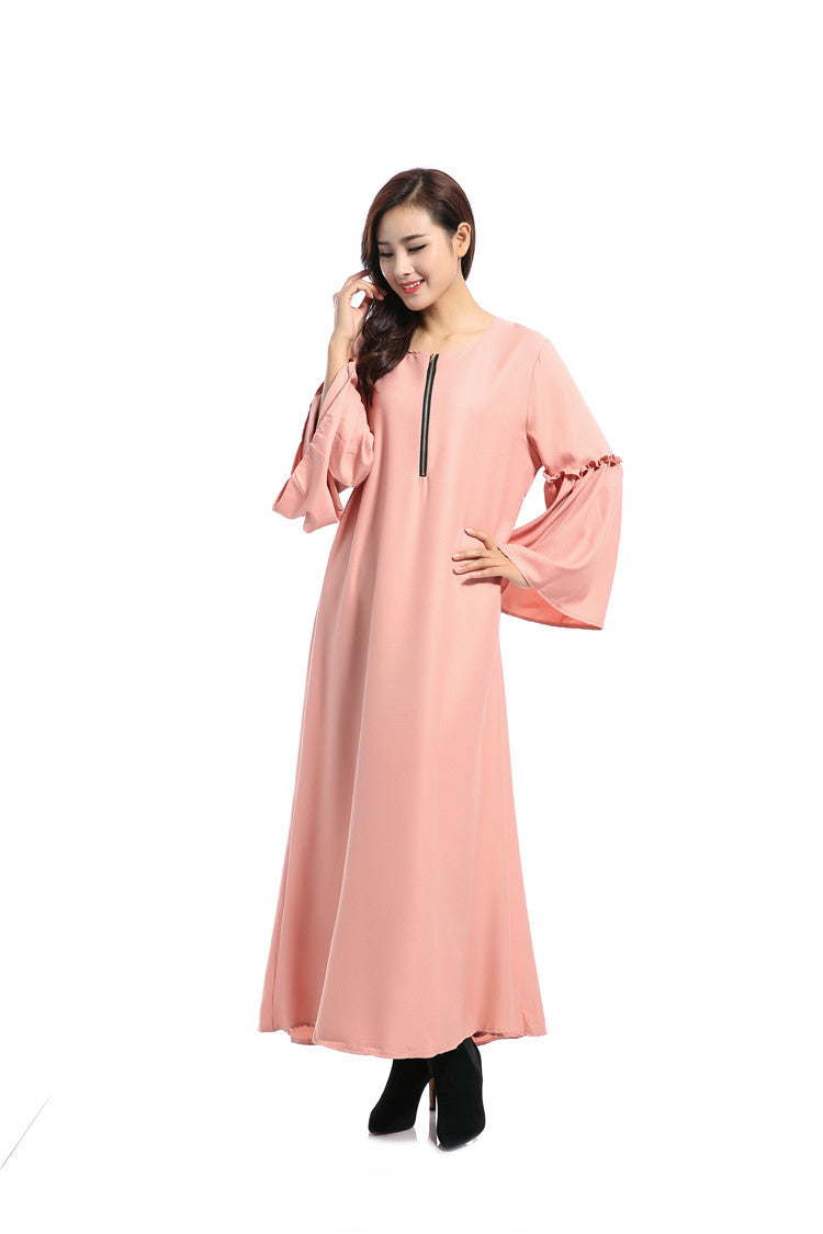 Muslim Long Sleeved Dress With Characteristic Arabian Loose Robe