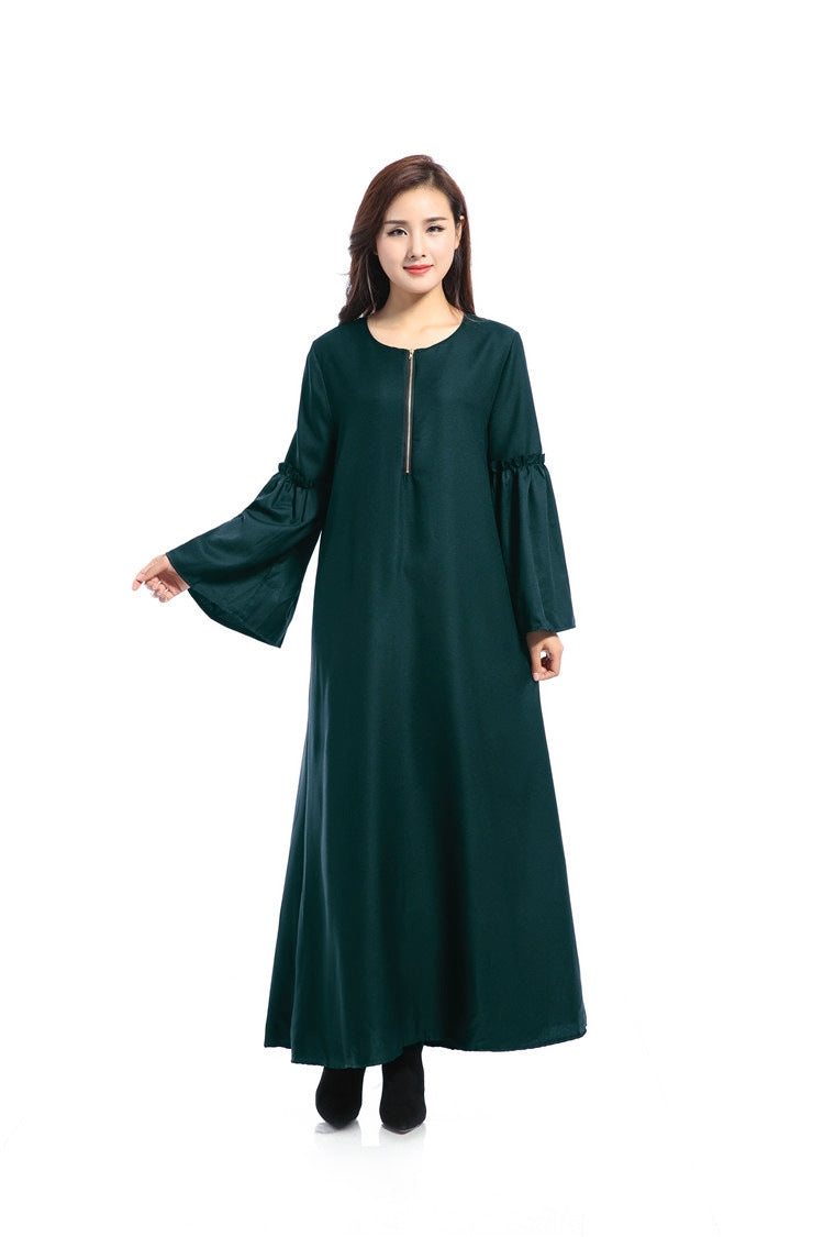 Muslim Long Sleeved Dress With Characteristic Arabian Loose Robe