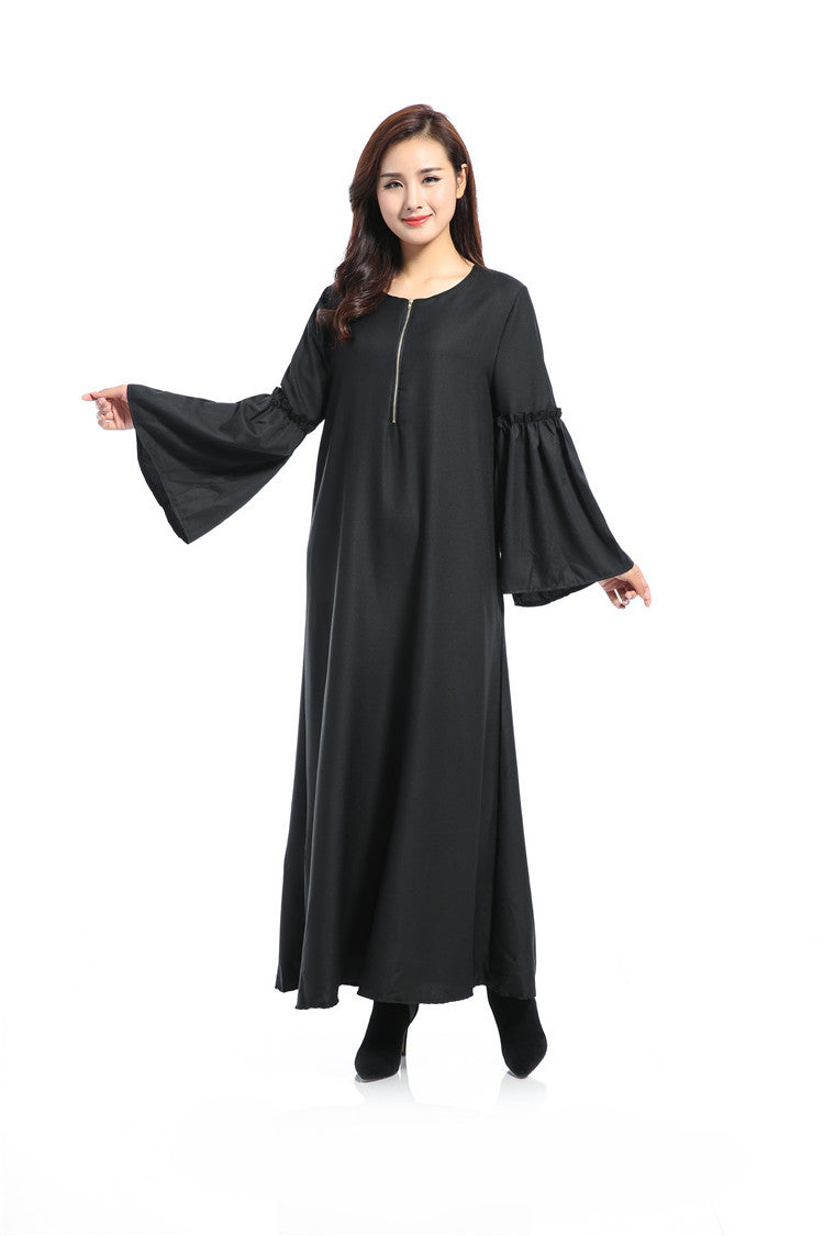 Muslim Long Sleeved Dress With Characteristic Arabian Loose Robe